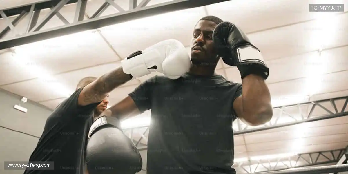 实时数据,专业解说,用科技拉近你与赛场的距离📊🎙️